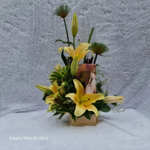 Arreglo floral con lirios
