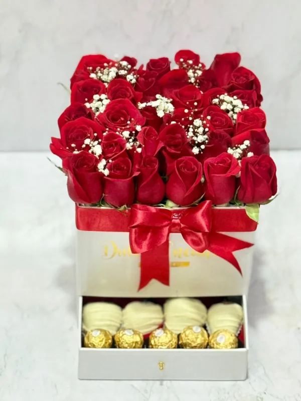 Caja con rosas y chocolates Ferrero Rocher